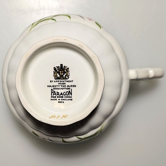 Paragon Fine China Pink "English Flowers Carnations" Tea Cup & Saucer - Picture 14 of 16